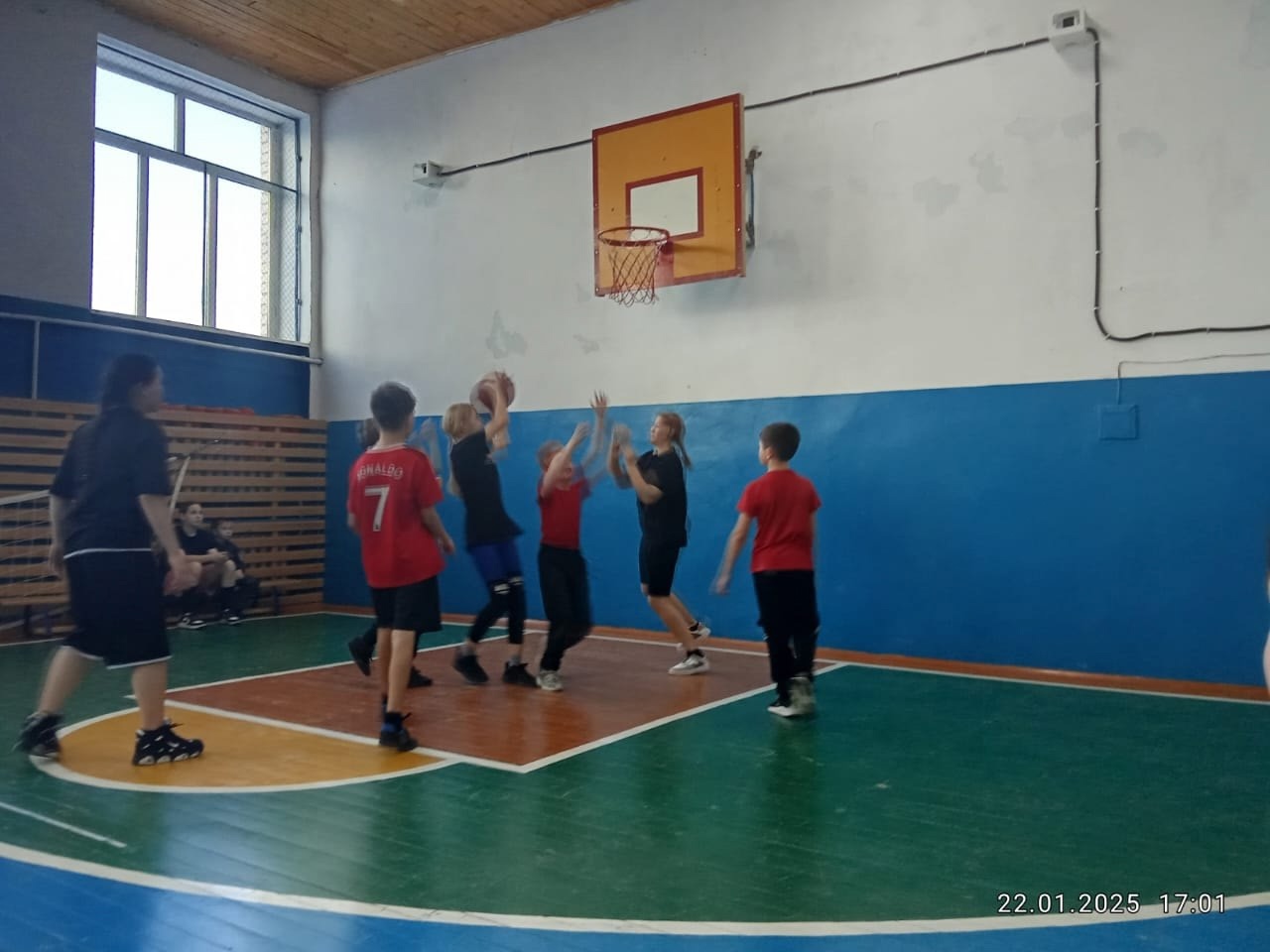 Изображение спорт и физкультура в школе.